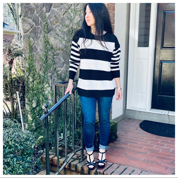 Color block black white knit striped sweater - Picture 7 of 10